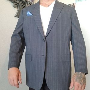 All suit coats come with a FREE pocket square!